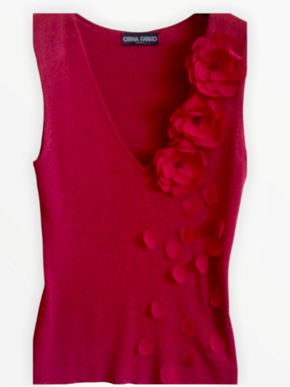 🔴 Sleeveless Red Floral Appliqué V-Neck Top - Picture 2 of 6
